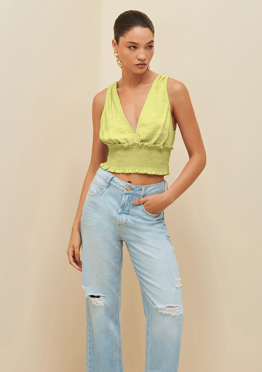 Blusa Morena Rosa Decote V Sem Manga Com Lastex Verde