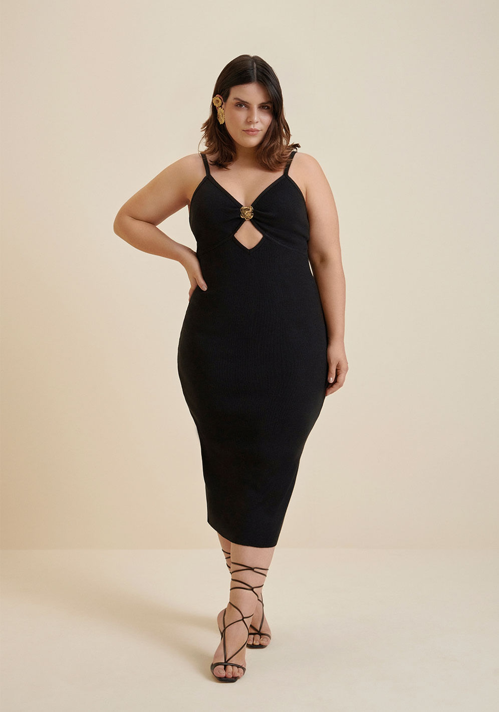 Vestido Morena Rosa Midi Decote Redondo Detalhe Decote Preto