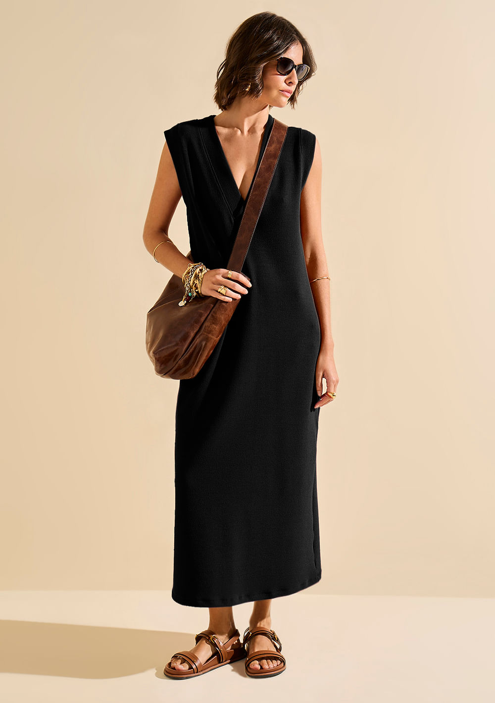 Vestido Morena Rosa Ajustado Decote V Sem Manga Midi Preto