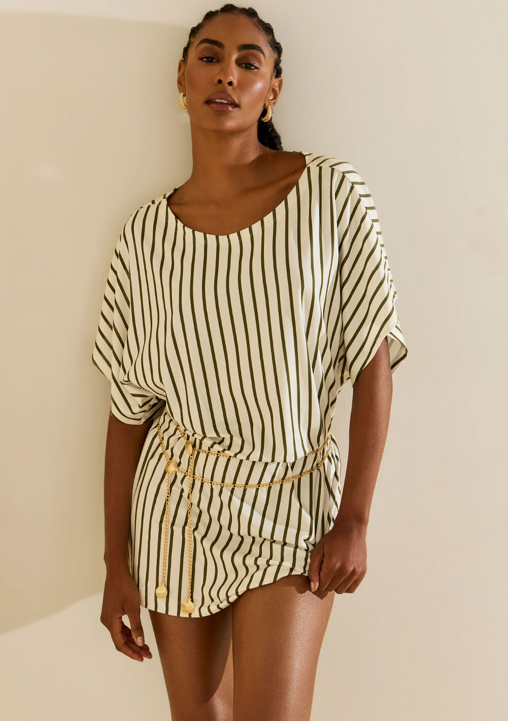 Vestido Morena Rosa Solto Decote Careca Manga Curta Curto Verde
