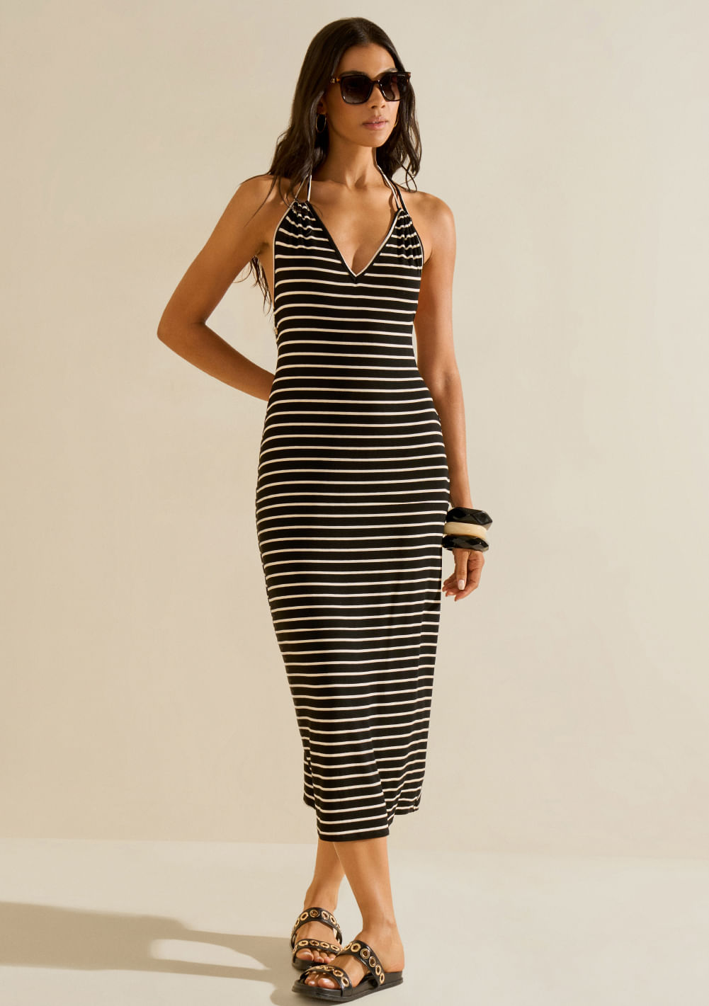 Vestido Morena Rosa Ajustado Decote V Com Alça Midi Preto