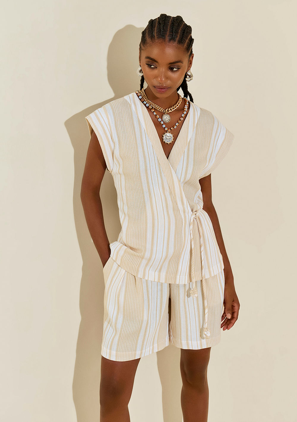 Shorts Morena Rosa Amplo Alta Off White
