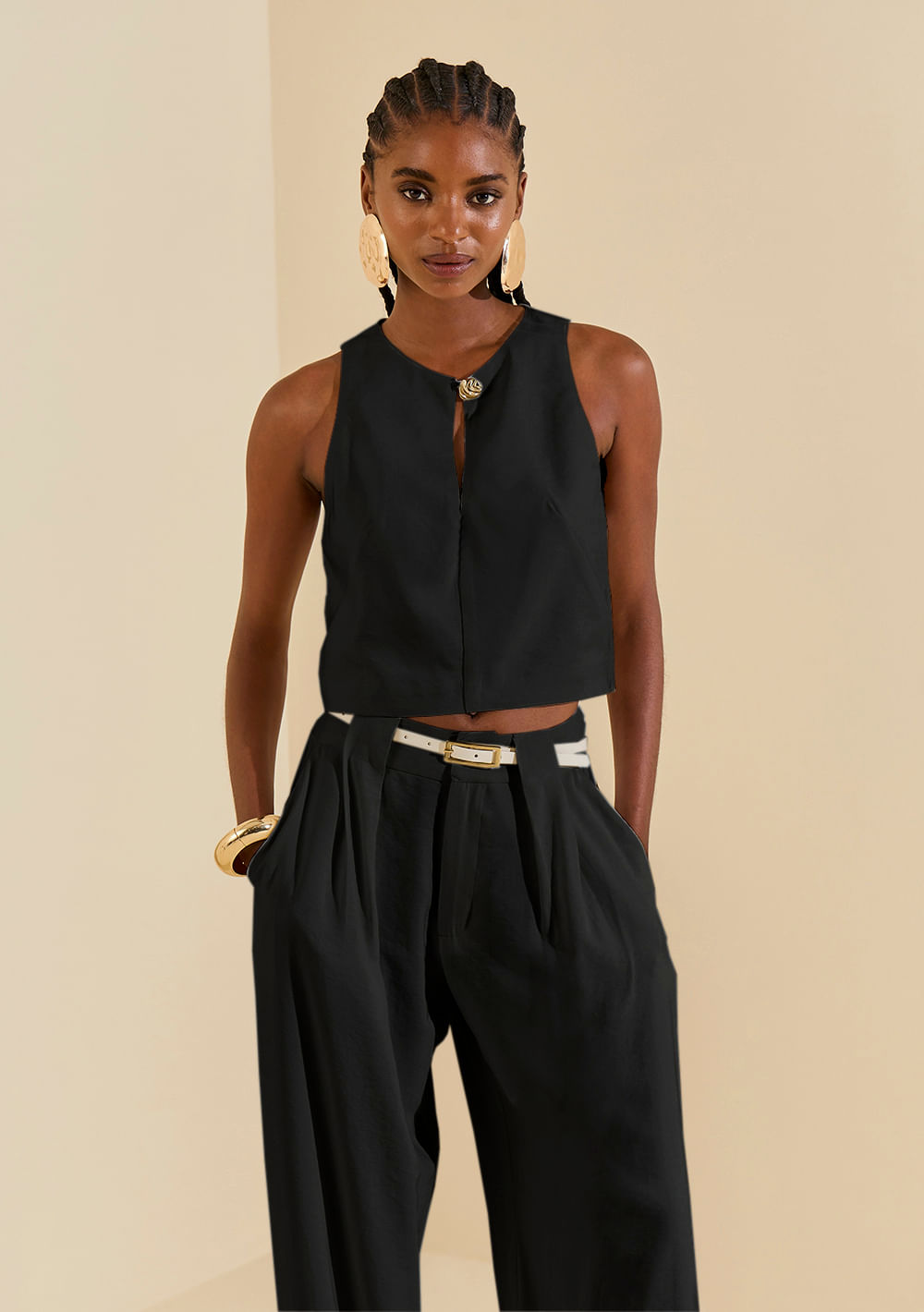 Regata Morena Rosa Ajustada Decote Careca Cropped Preto
