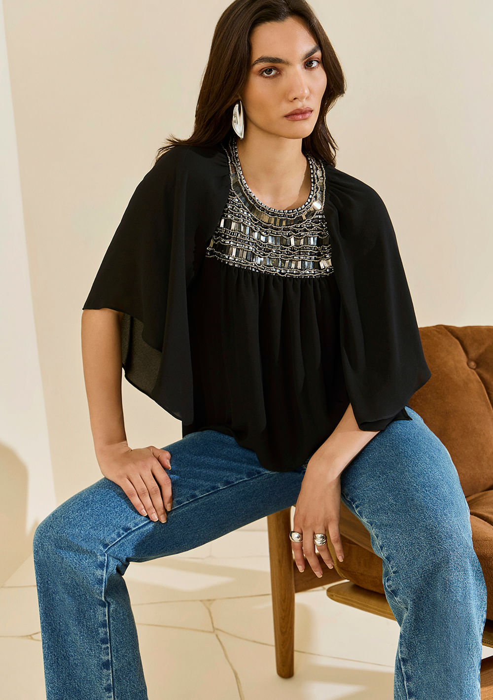 Blusa Morena Rosa Solta Decote Careca Manga 3 Quartos Padrão Preto