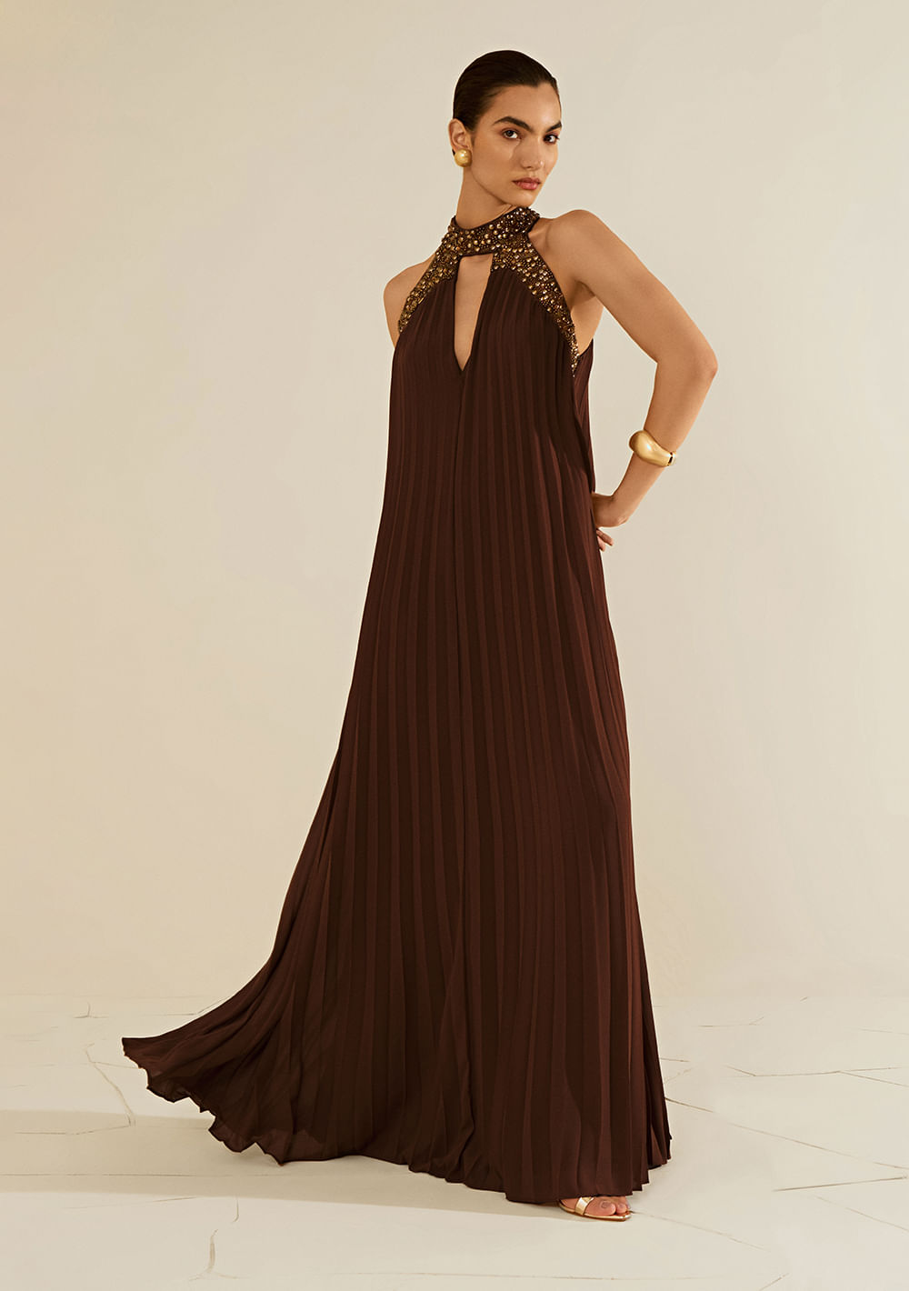 Vestido Morena Rosa Solto Gola Alta Sem Manga Longo Marrom