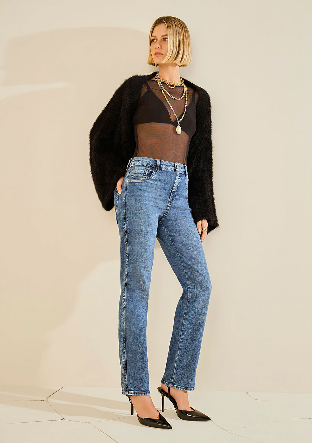Casaco Morena Rosa Solto Manga Longa Cropped Preto
