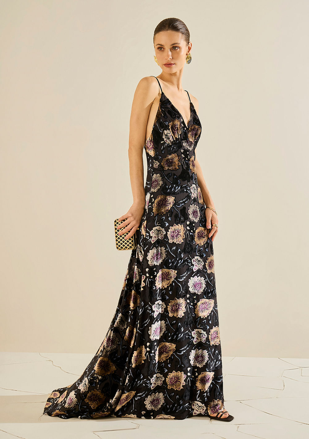 Vestido Morena Rosa Ajustado Decote V Com Alça Longo Preto