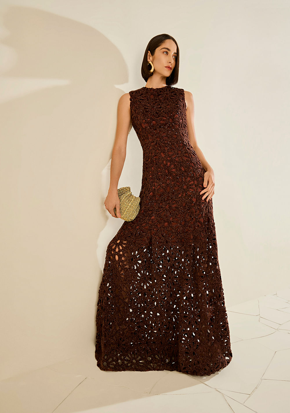Vestido Morena Rosa Solto Decote Careca Sem Manga Longo Marrom