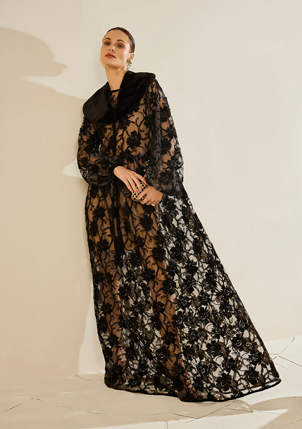 Vestido Morena Rosa Solto Decote Careca Manga Longa Longo Preto