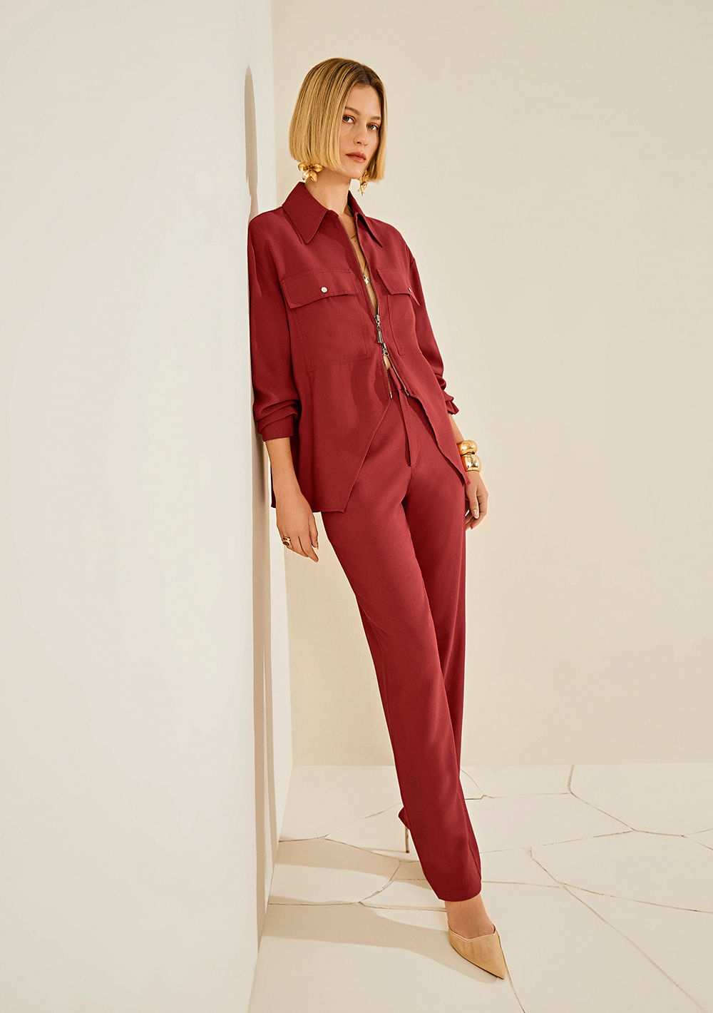 Conjunto Morena Rosa Camisa Manga Longa Calça Reta Cintura Alta Vermelho
