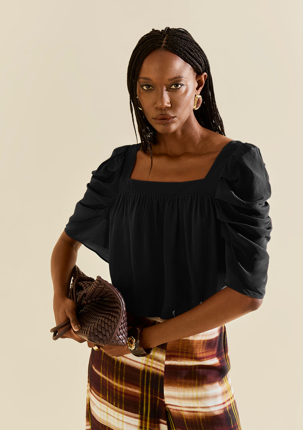 Blusa Morena Rosa Solta Decote Reto Manga Curta Cropped Preto