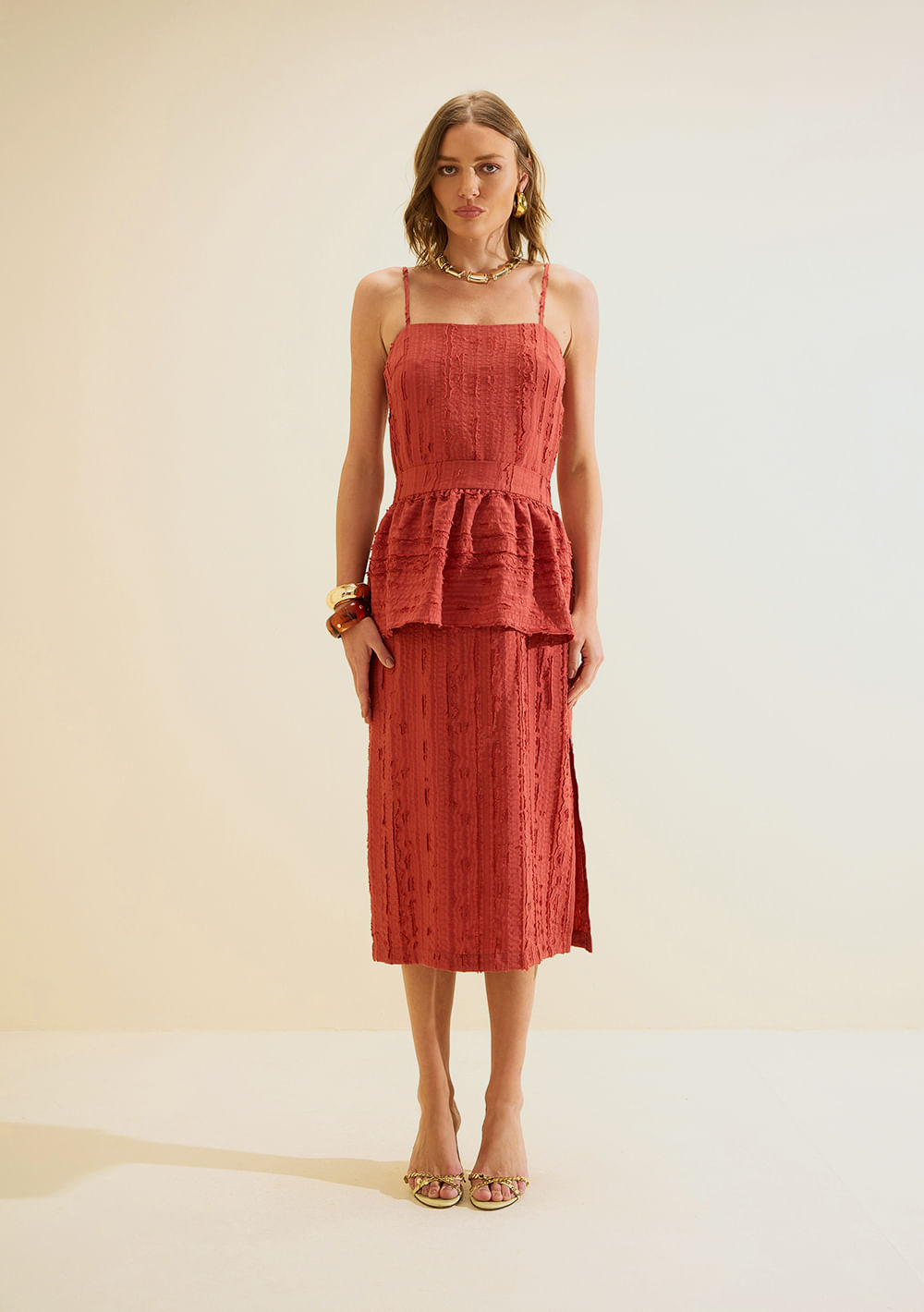 Vestido Morena Rosa Solto Decote Reto Com Alça Midi Vermelho